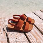 γρθέα στο νερό των υφάλων γυναίκες μελαχροινή 044RT157 - Image 2